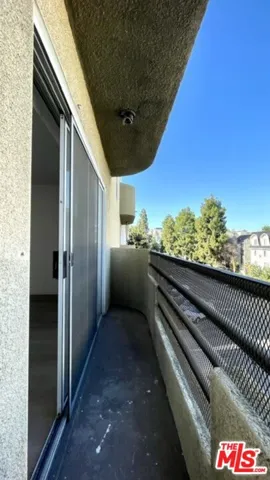 420 S Harvard Boulevard 301, Los Angeles, California 90020