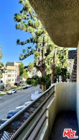 420 S Harvard Boulevard 301, Los Angeles, California 90020