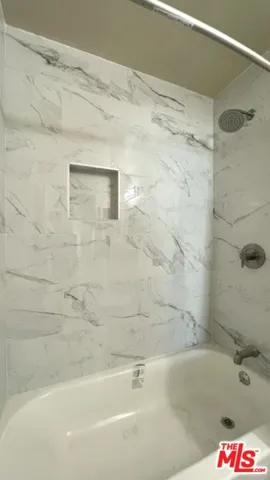 420 S Harvard Boulevard 301, Los Angeles, California 90020