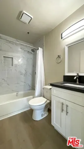 420 S Harvard Boulevard 301, Los Angeles, California 90020