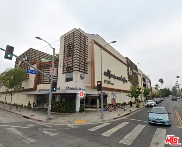 420 S Harvard Boulevard 301, Los Angeles, California 90020