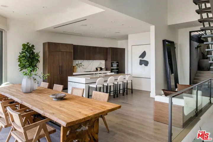8572 Hillside Avenue, Los Angeles, California 90069