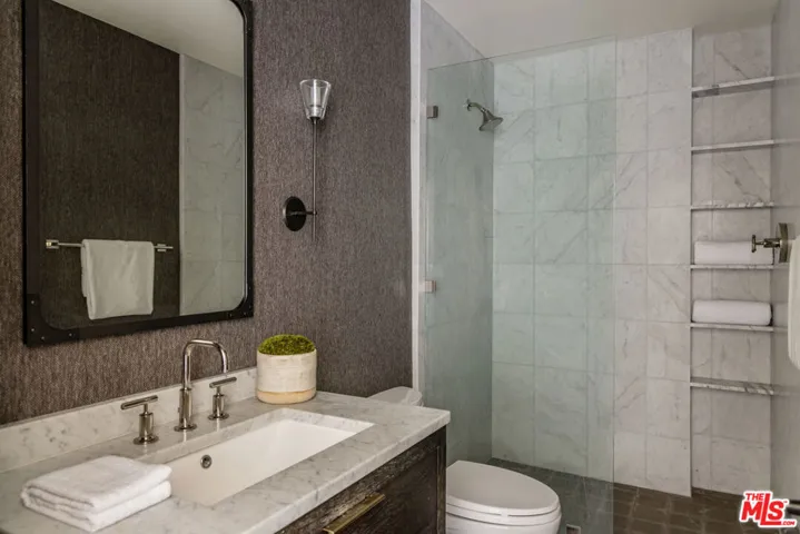 8572 Hillside Avenue, Los Angeles, California 90069