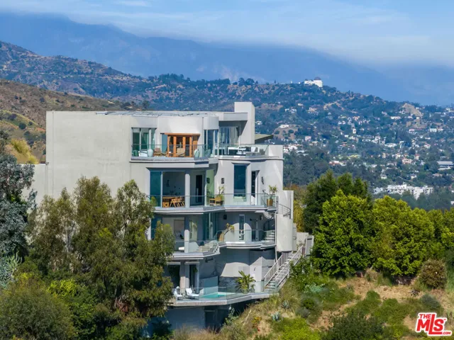 8572 Hillside Avenue, Los Angeles, California 90069