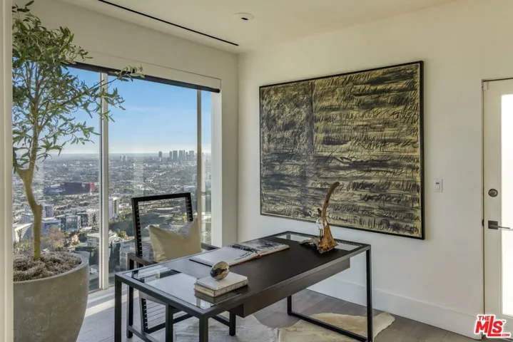 8572 Hillside Avenue, Los Angeles, California 90069