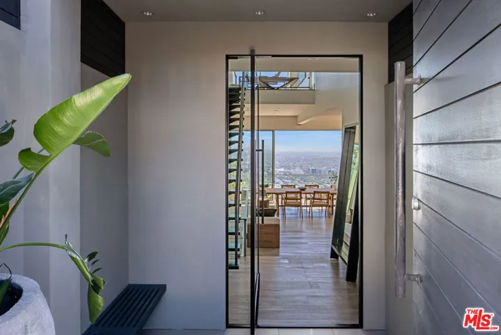 8572 Hillside Avenue, Los Angeles, California 90069