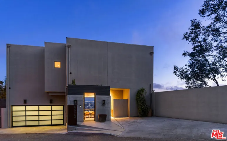 8572 Hillside Avenue, Los Angeles, California 90069
