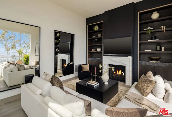 8572 Hillside Avenue, Los Angeles, California 90069