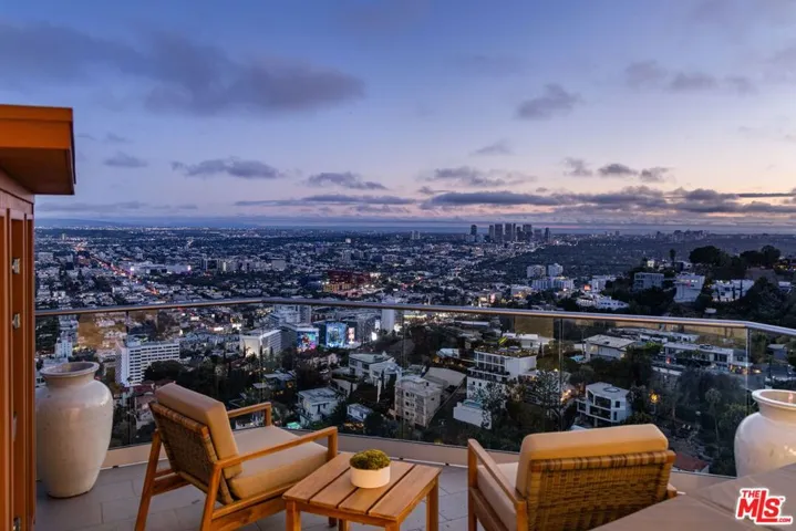 8572 Hillside Avenue, Los Angeles, California 90069