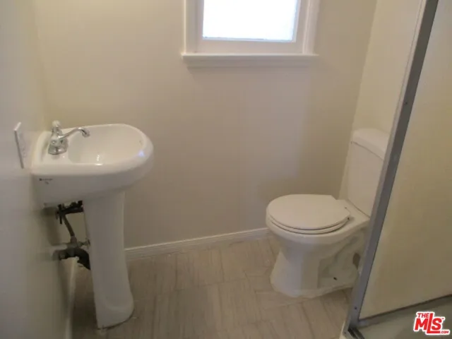 3311 3/4 W 77th Street, Los Angeles, California 90043