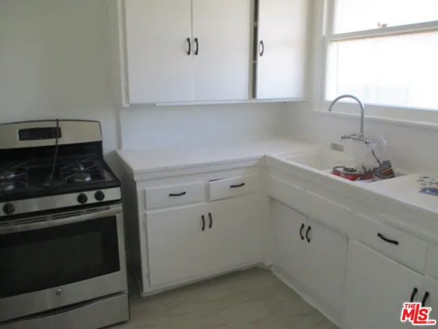 3311 3/4 W 77th Street, Los Angeles, California 90043