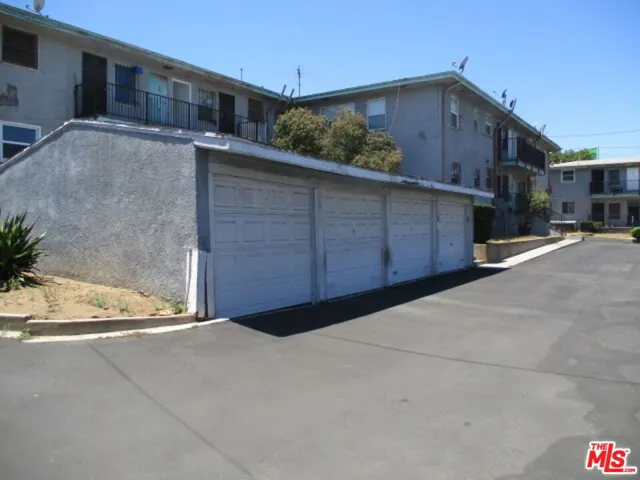 3311 3/4 W 77th Street, Los Angeles, California 90043