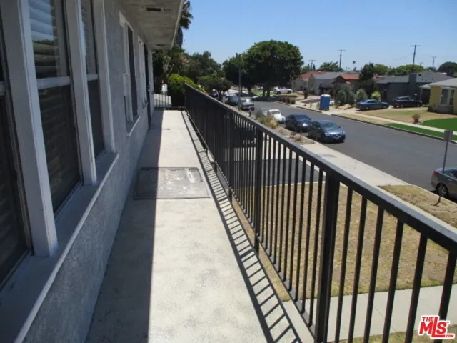3311 3/4 W 77th Street, Los Angeles, California 90043
