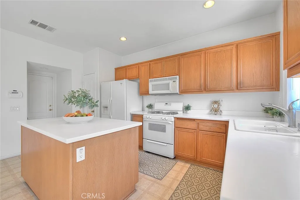 Chef's Kitchen with island