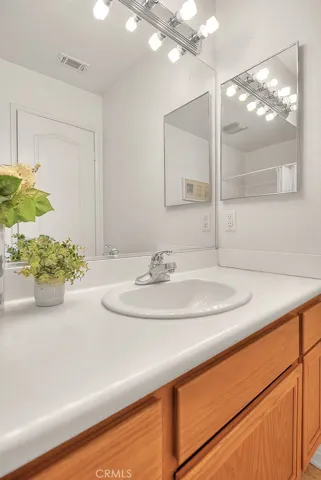 Upstairs Hallway Bathroom