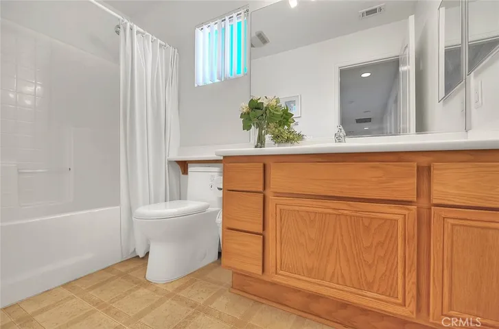 Upstairs Hallway Bathroom