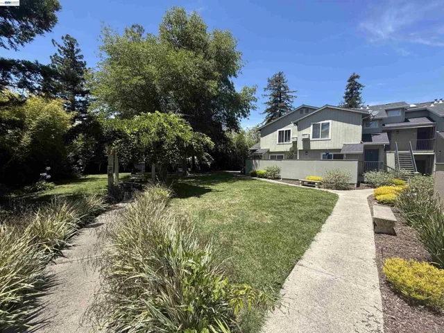 27787 Vasona Ct 13, Hayward, California 94544