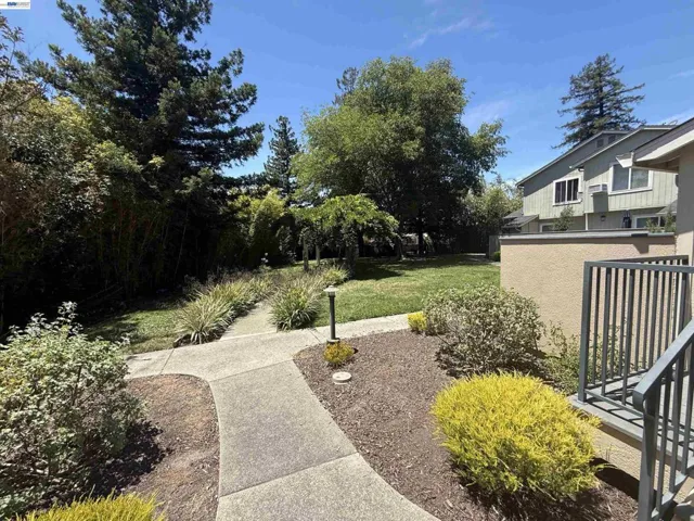 27787 Vasona Ct 13, Hayward, California 94544