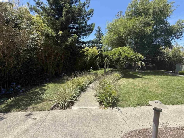 27787 Vasona Ct 13, Hayward, California 94544