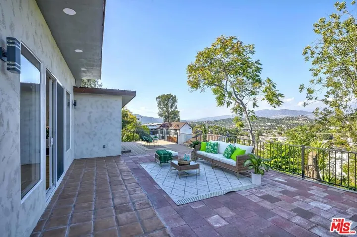 1832 Burnell Drive, Los Angeles, California 90065