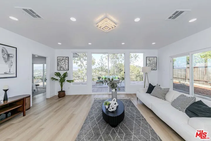 1832 Burnell Drive, Los Angeles, California 90065
