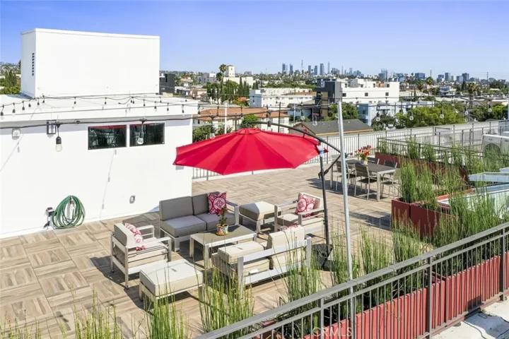 5820 La Mirada Avenue 401, Hollywood, California 90038