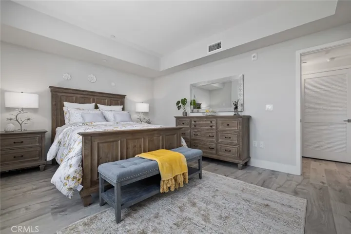 5820 La Mirada Avenue 401, Hollywood, California 90038