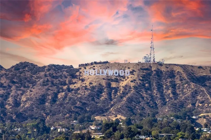 5820 La Mirada Avenue 401, Hollywood, California 90038