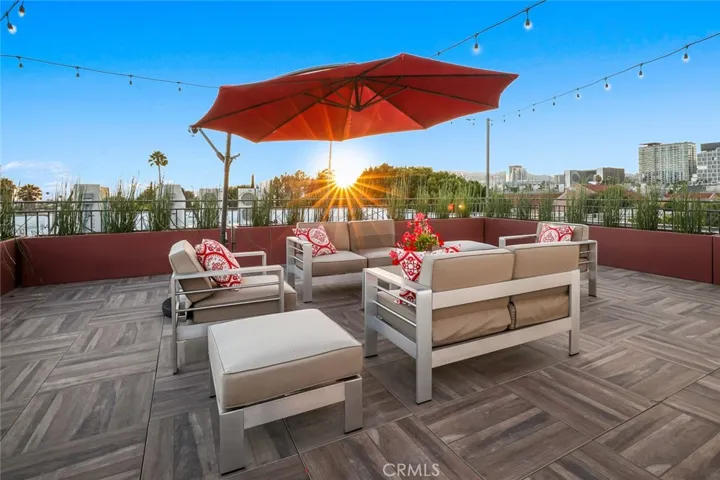 5820 La Mirada Avenue 401, Hollywood, California 90038