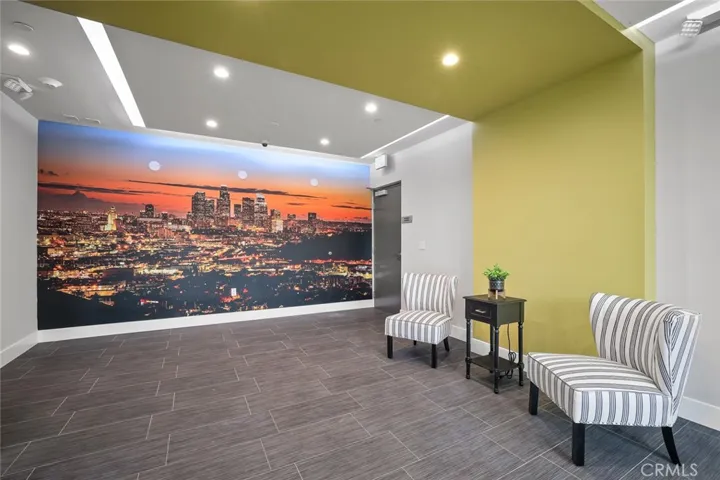 5820 La Mirada Avenue 401, Hollywood, California 90038