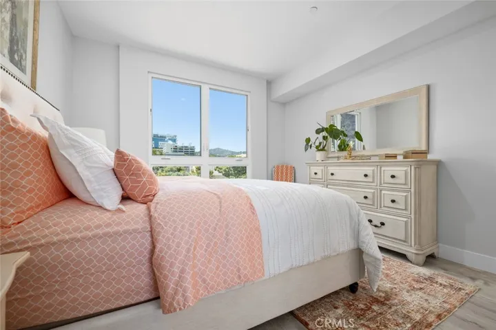 5820 La Mirada Avenue 401, Hollywood, California 90038