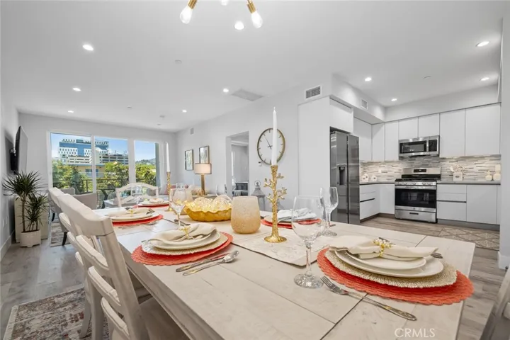 5820 La Mirada Avenue 401, Hollywood, California 90038