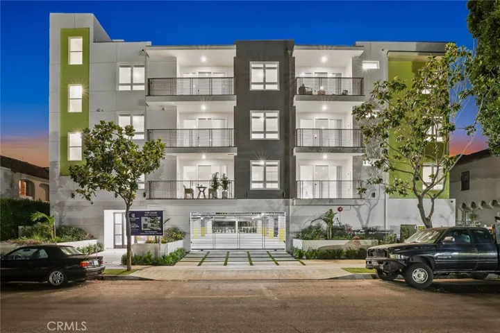 5820 La Mirada Avenue 401, Hollywood, California 90038