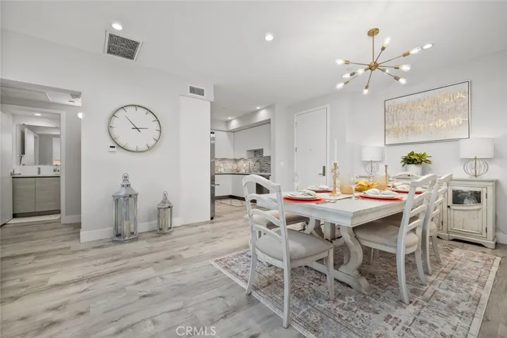 5820 La Mirada Avenue 401, Hollywood, California 90038