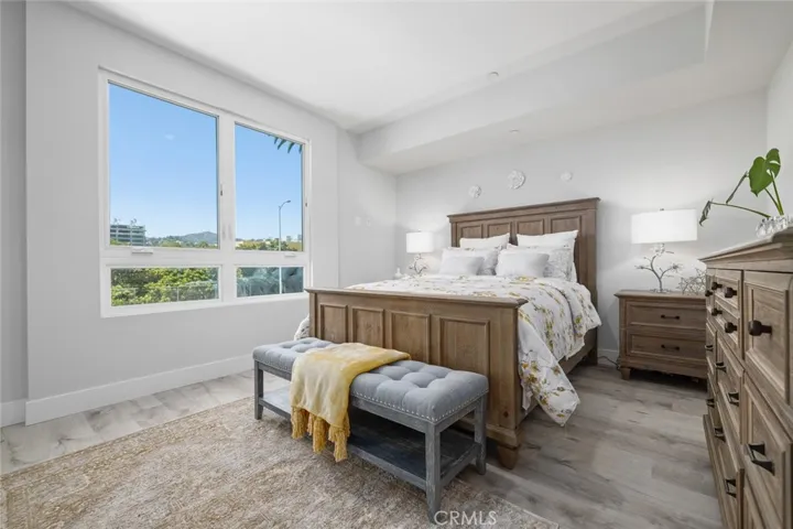 5820 La Mirada Avenue 401, Hollywood, California 90038