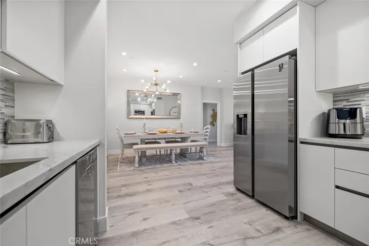 5820 La Mirada Avenue 401, Hollywood, California 90038