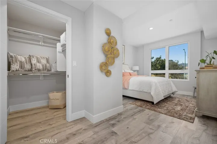 5820 La Mirada Avenue 401, Hollywood, California 90038