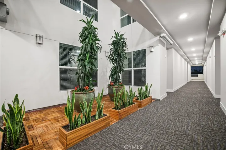 5820 La Mirada Avenue 401, Hollywood, California 90038