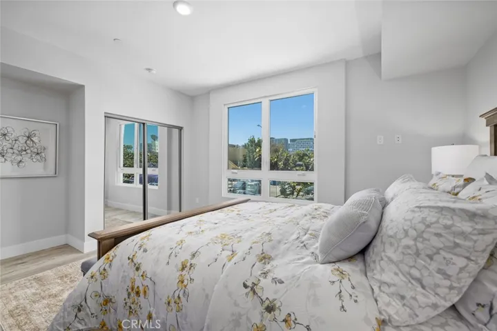5820 La Mirada Avenue 401, Hollywood, California 90038