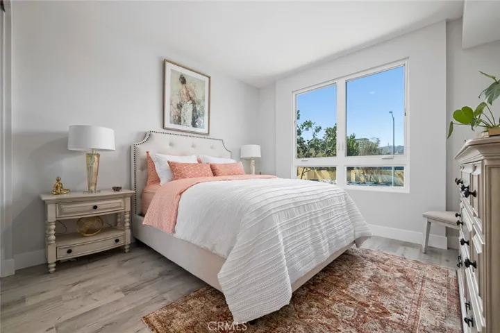 5820 La Mirada Avenue 401, Hollywood, California 90038