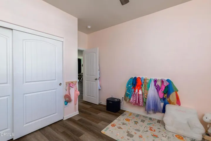 26_bedroom_2