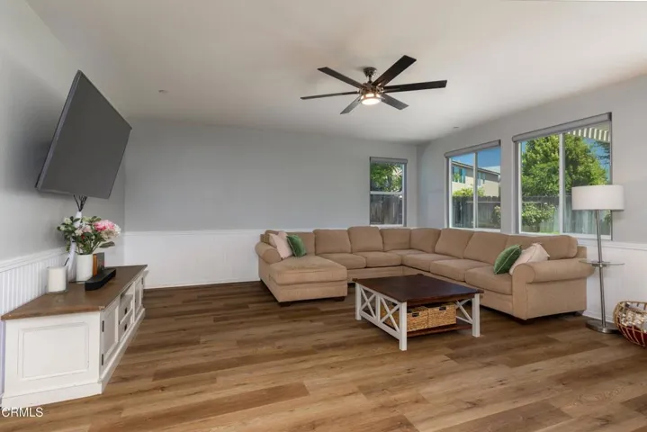 15_living_room_1