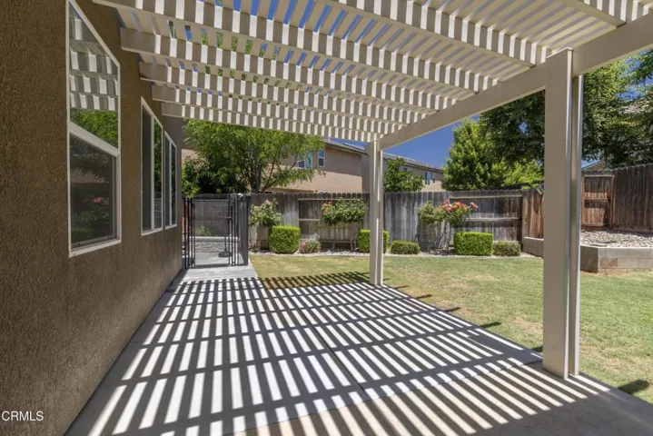 41_back_exterior_1