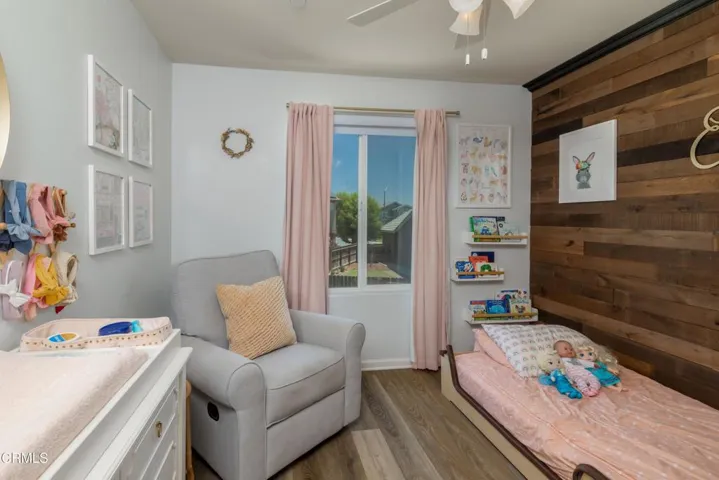 28_bedroom_4