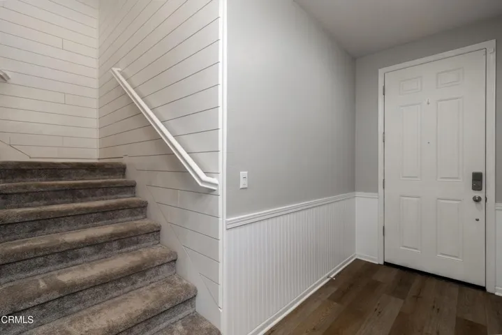 13_entryway_1