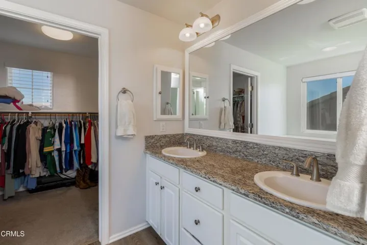38_master_bathroom_2