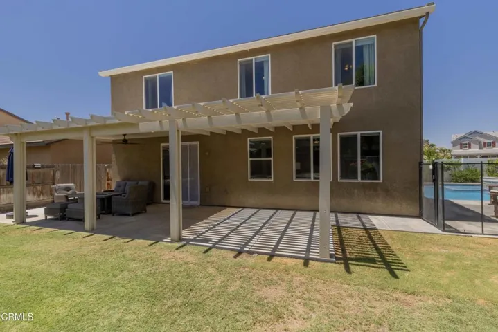 43_back_exterior_3