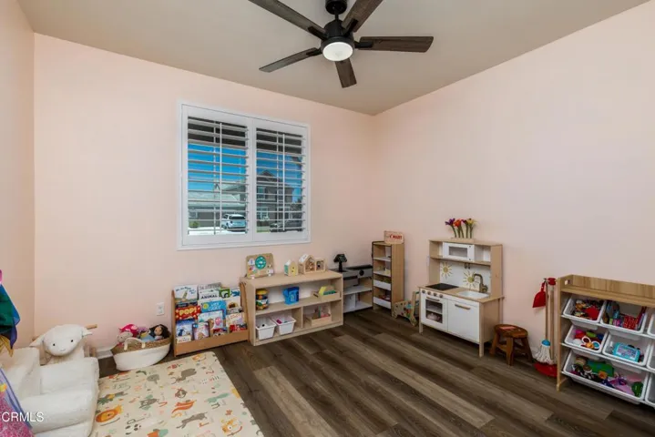 25_bedroom_1