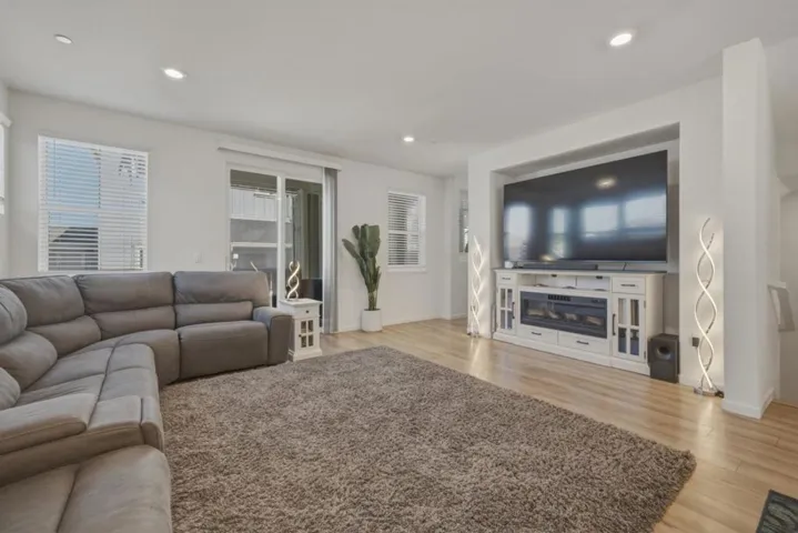 6389 Laguna Seca Lane, Gilroy, California 95020