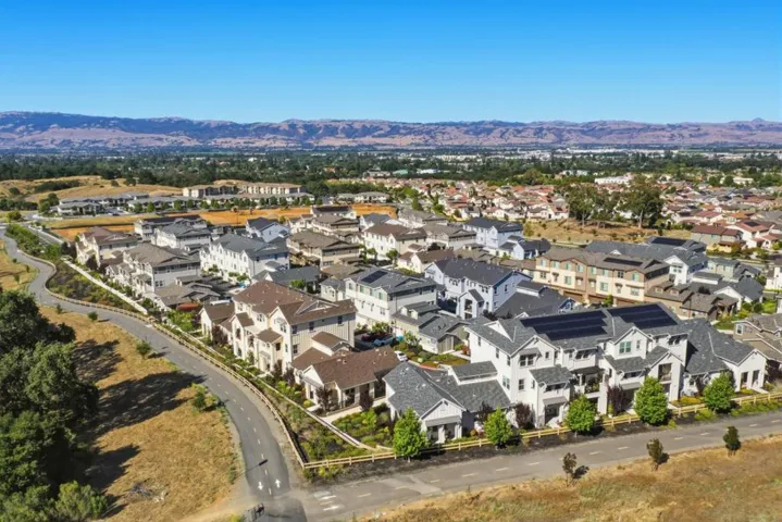 6389 Laguna Seca Lane, Gilroy, California 95020